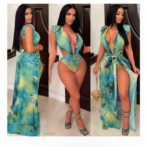 This is a two piece set and fits true to size